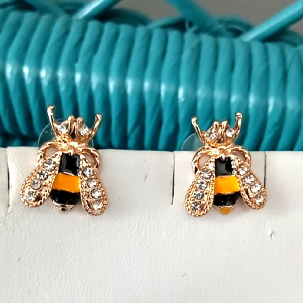 New Bee Post Earrings